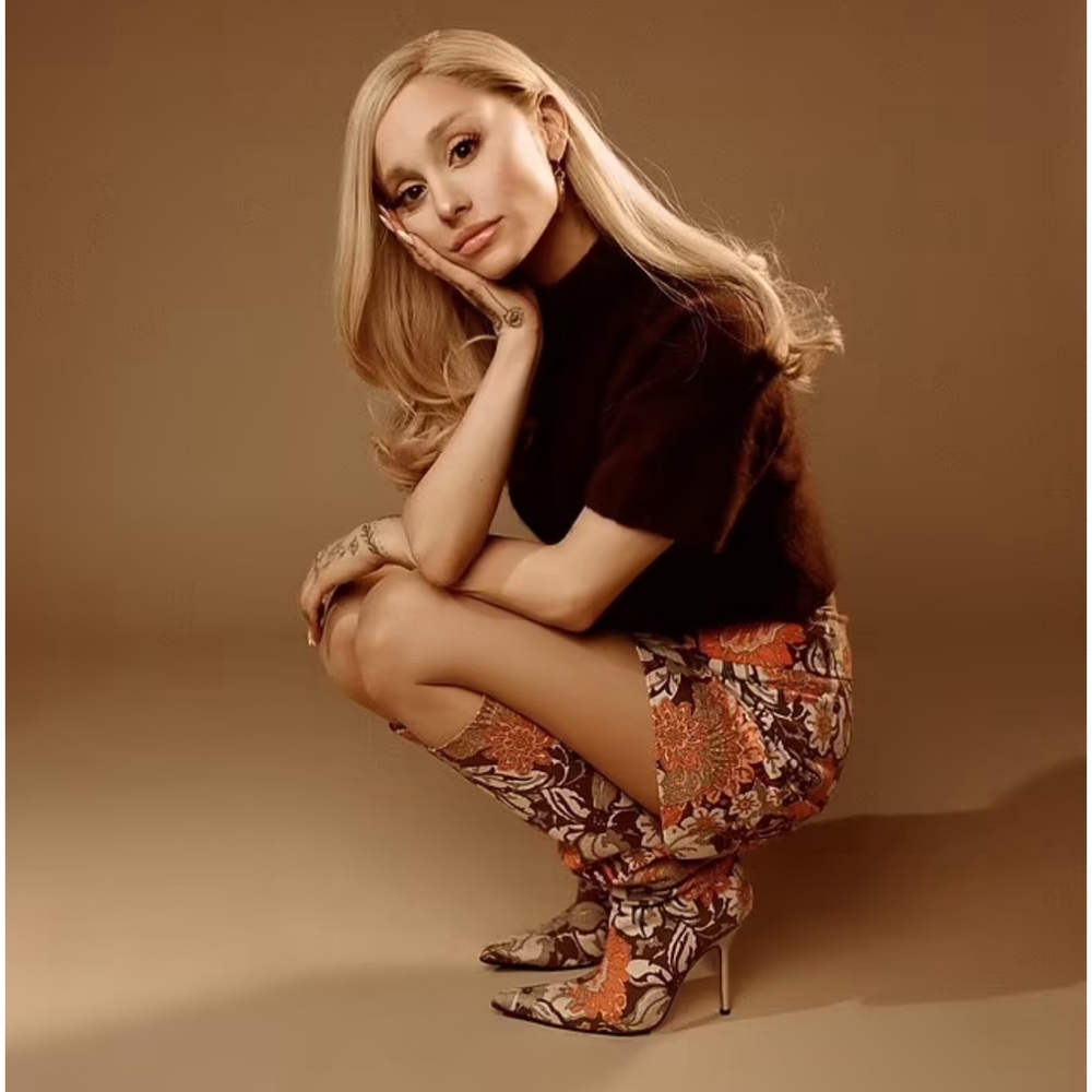 Vintage Dolce & Gabbana mini skirt!